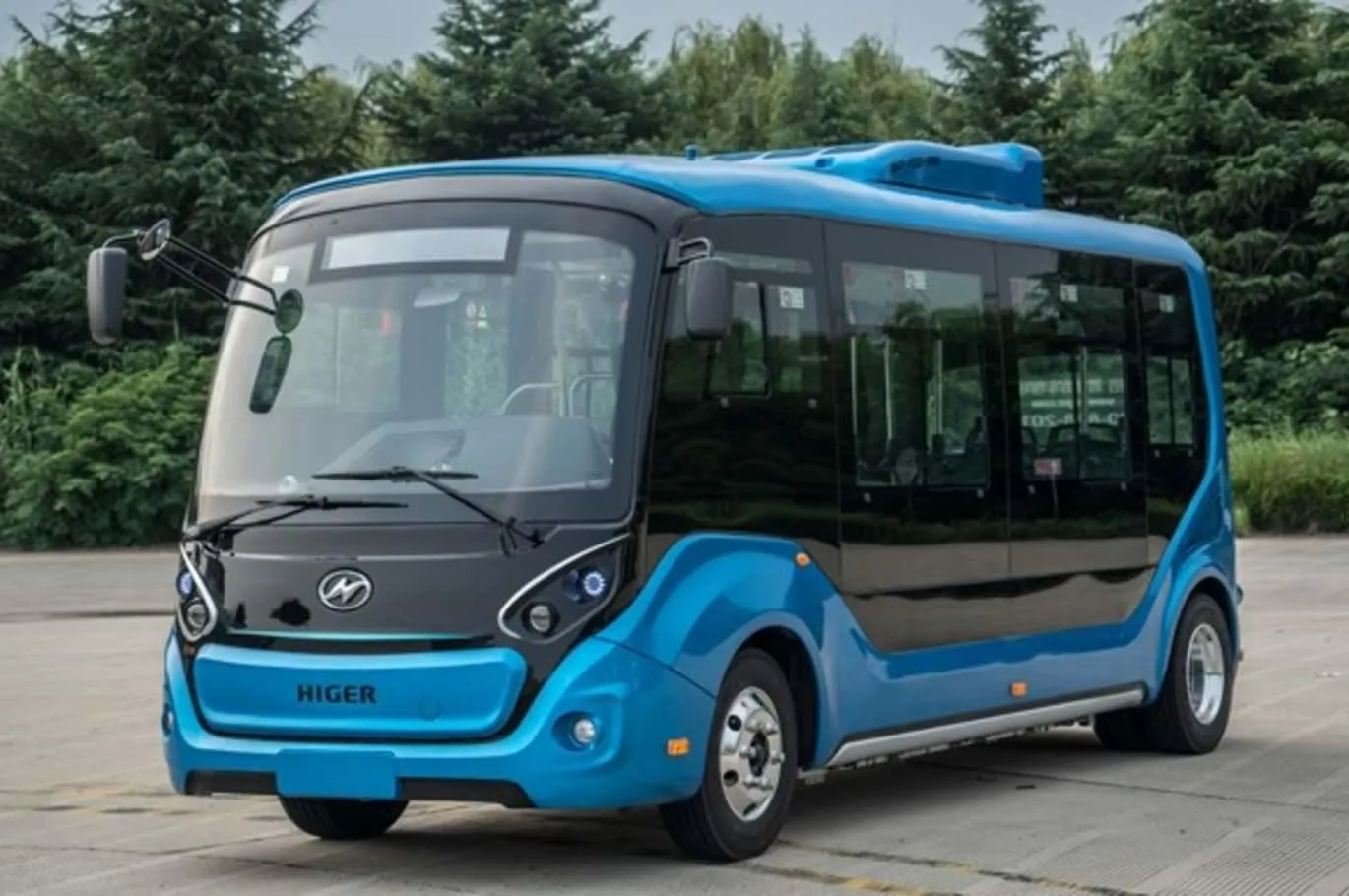 Micro-ônibus elétrico Higer — frente do veículo de transporte sustentável do projeto