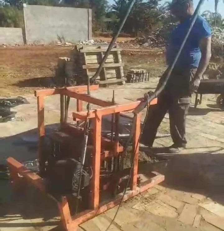 Máquina de Produção de Blocos